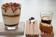 Ital. Herrengedeck aus Tiramisu, Espresso und Cantuccini