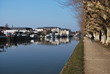 Allée en bordure de canal