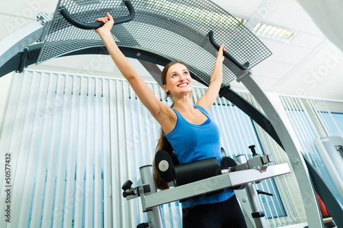 Photo: Patientin bei der Physiotherapie Patientin bei der Physiotherapie