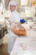 Foto: bäcker bei der arbeit bäcker bei der arbeit