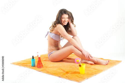 Photo: ragazza in spiaggia ragazza in spiaggia