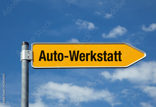 Photo: Gelber Pfeil mit blauem Himmel AUTO-WERKSTATT Gelber Pfeil mit blauem Himmel AUTO-WERKSTATT