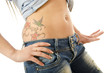 Barriga sexy con tatuaje