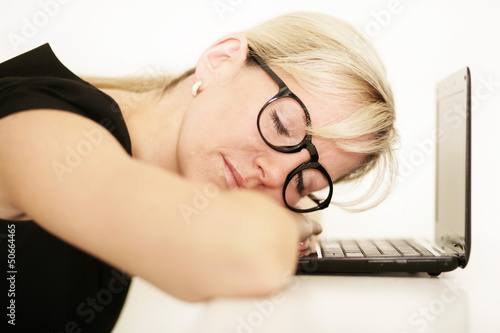 Photo: hübsche Frau mit Laptop hübsche Frau mit Laptop