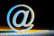 E-Mail Zeichen und Computer Tastatur.