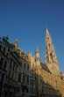 Foto: Belfried des Brüsseler Rathauses und Bürgerhäuser am Grand Place Belfried des Brüsseler Rathauses und Bürgerhäuser am Grand Place