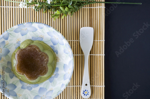 Photo: pudding green tea serve on plate pudding green tea serve on plate
