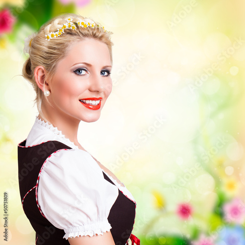 Photo: attraktive blonde Frau im Dirndl attraktive blonde Frau im Dirndl