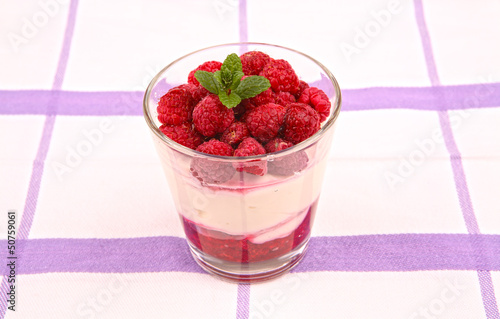 Photo: raspberry mascarpone cream with mint raspberry mascarpone cream with mint