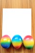 Ostereier mit Notizzettel