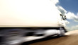 velocidad y transporte.Camion en ruta