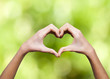 manos con corazón