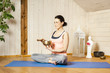 Foto: yoga woman yoga woman