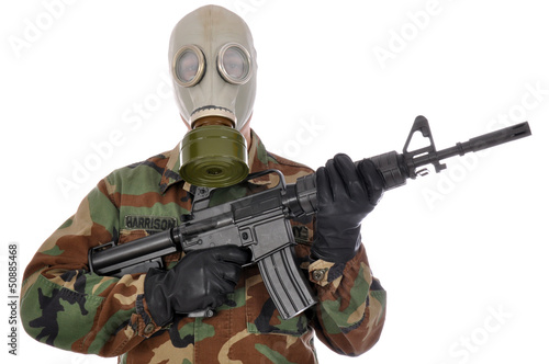 Photo: Soldat mit Gasmaske und Sturmgewehr Soldat mit Gasmaske und Sturmgewehr