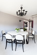 Vibrant cottage - White dining room