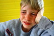 jeune adolescent triste