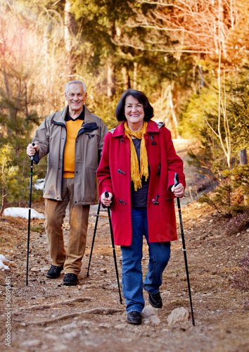Photo: Senioren beim Waldspaziergang / walking 1 Senioren beim Waldspaziergang / walking 1