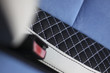 Detailaufnahme von edlen Fahrzeugsitzen