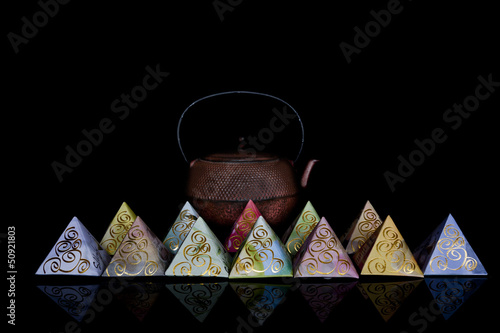 Photo: Tetera y degustacion de infusiones. Tetera y degustacion de infusiones.