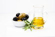 Foto: Olives and virgin olive oil Olives and virgin olive oil