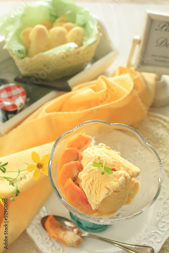 Photo: ピーチアイスクリームとクッキー ピーチアイスクリームとクッキー