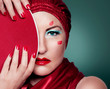 hiding behind red / redcap 02_2