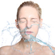 wasser ins gesicht