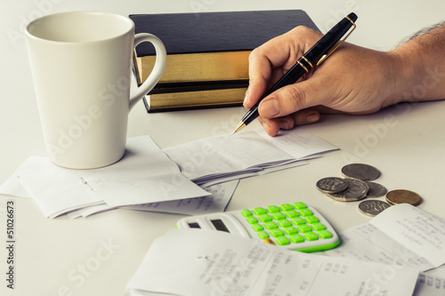 Photo: Calculate bills Calculate bills