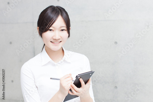 Photo: オーダーを取る女の子 オーダーを取る女の子