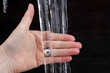 Photo: Eine eiskalte Hand Eine eiskalte Hand