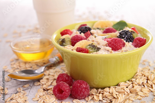 Photo: porridge and berries porridge and berries