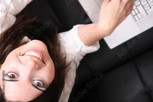 Photo: Auf dem Sofa Surfen Auf dem Sofa Surfen