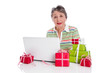 Großmutter bestellt online Geschenke
