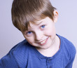 Foto: lachender junge lachender junge