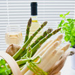 Grüner und weißer Spargel