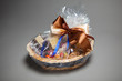 Foto: gift basket on grey gift basket on grey