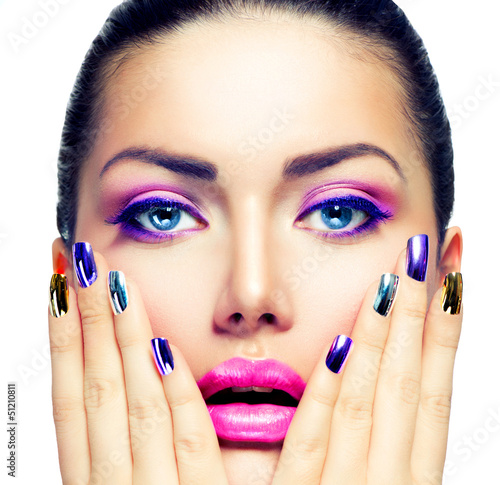 Photo: Beauty Makeup. Purple Make-up and Colorful Bright Nails Beauty Makeup. Purple Make-up and Colorful Bright Nails