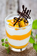 joghurt dessert mit frischen mangos
