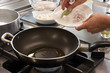 lo chef in cucina