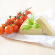 Strauchtomaten mit Tofu