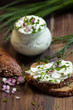 Frischer Quark mit Kräutern
