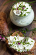 Frischer Quark mit Kräutern