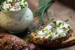 Frischer Quark mit Kräutern
