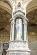 Virgen Blanca y pórtico de San Miguel en Vitoria (Álava, España)