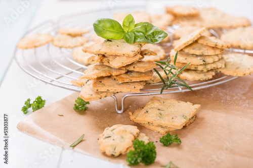 Photo: Käsecracker mit frischen Kräutern Käsecracker mit frischen Kräutern