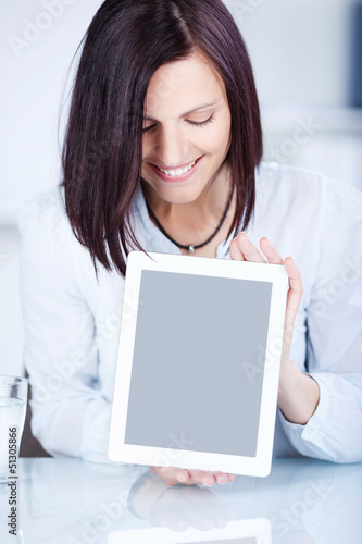 Photo: geschäftsfrau mit tablet-computer geschäftsfrau mit tablet-computer
