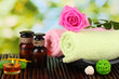 Foto: spa setting on green background spa setting on green background