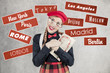 ragazza turista vintage con cappello rosso