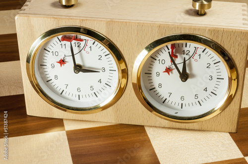 Photo: Schachuhr aus Holz Schachuhr aus Holz