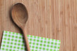Photo: Kochlöffel auf Holzbrett Kochlöffel auf Holzbrett